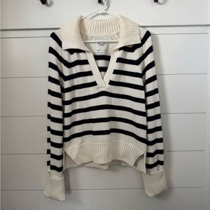 Abercrombie & Fitch Navy and White V-Neck Sweater, Women’s M